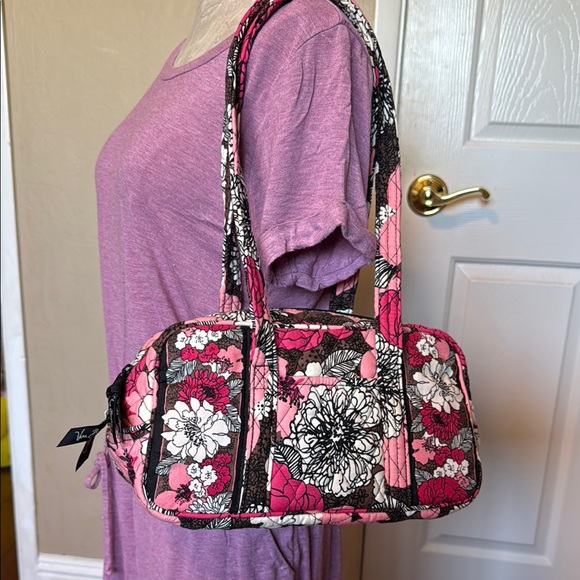 Like new Vera Bradley Floral Fabric Shoulder Bag Lightweight & Washable! - Picture 6 of 17